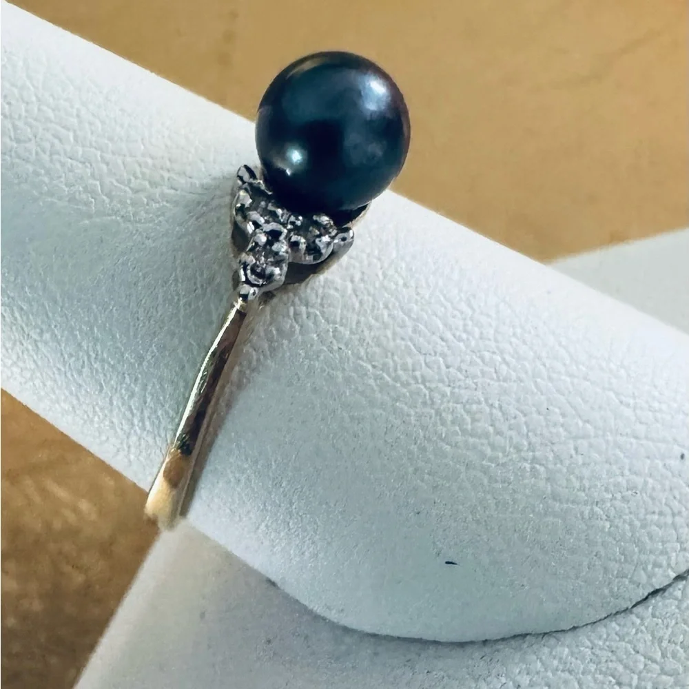 14K Yellow Gold Black Tahitian Pearl Ring with diamond clusters size 10